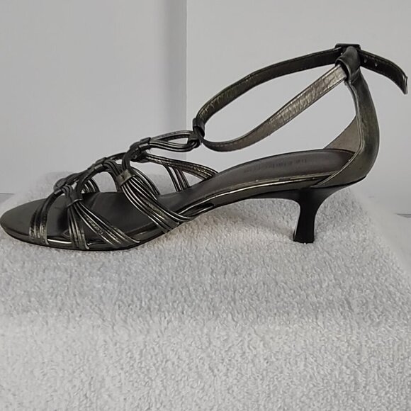 Liz Claiborne Sachi Gunmetal Silver Leather Upper Sandals 2 inch Heel Size 9M - Picture 6 of 11